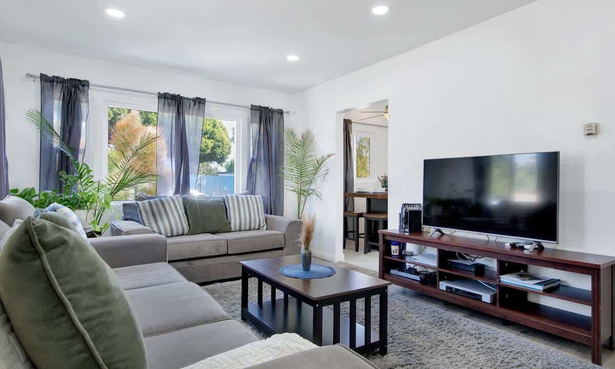 Photo of Livingroom in Del Rey