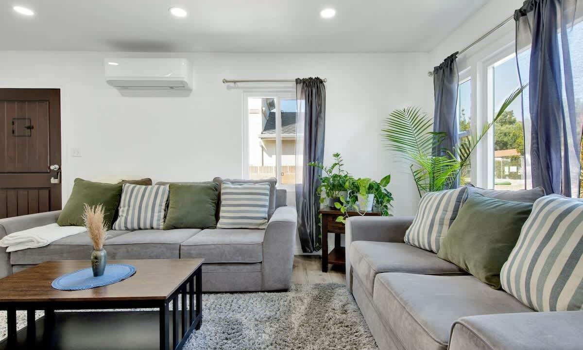 Photo of Livingroom in Del Rey