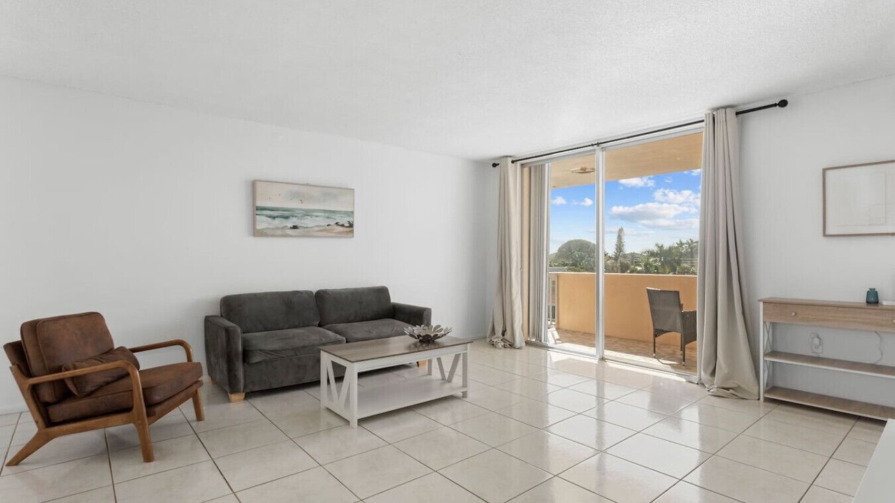 Photo of Livingroom in Bay Harbor Islands