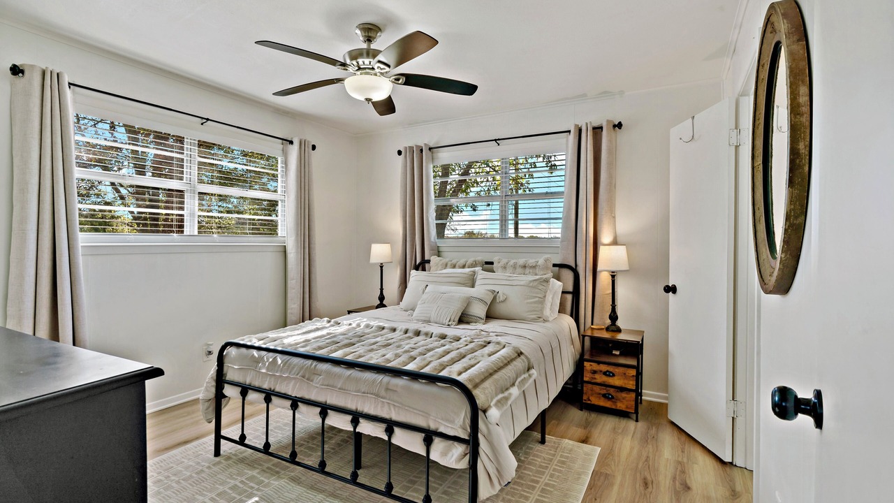 Photo of Bedroom in Dodd City