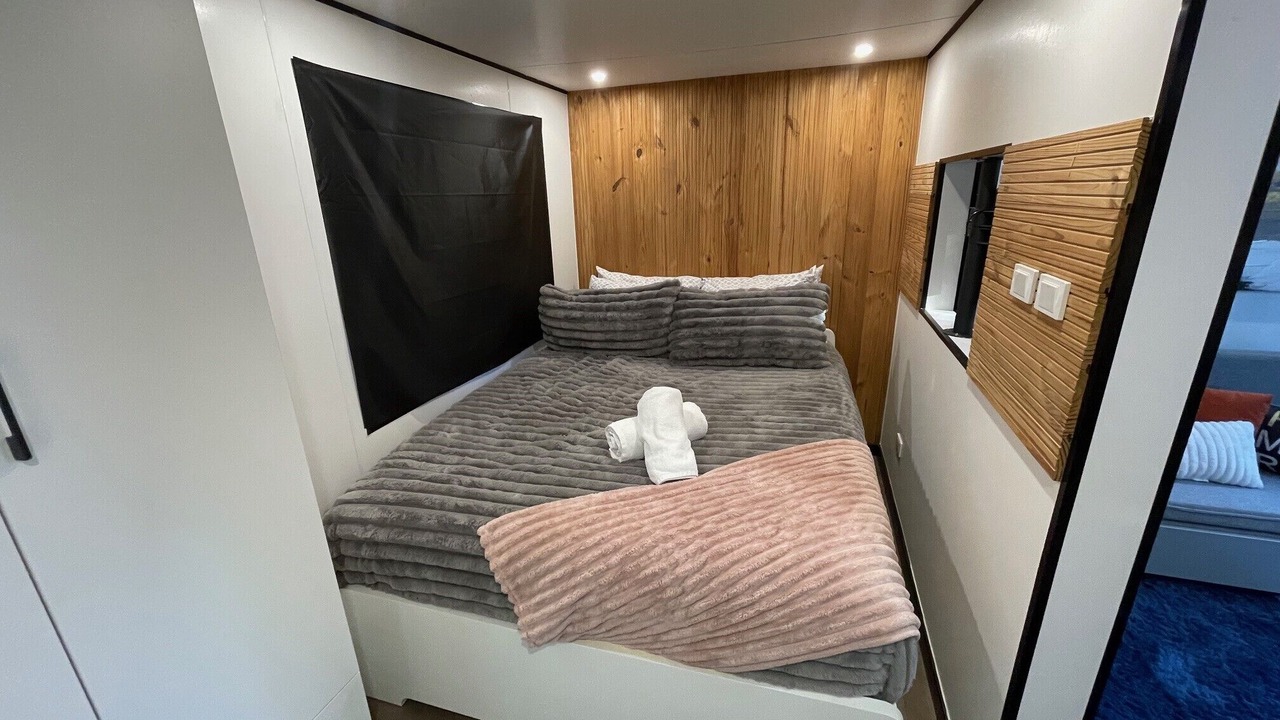 Photo of Bedroom in Tarzana