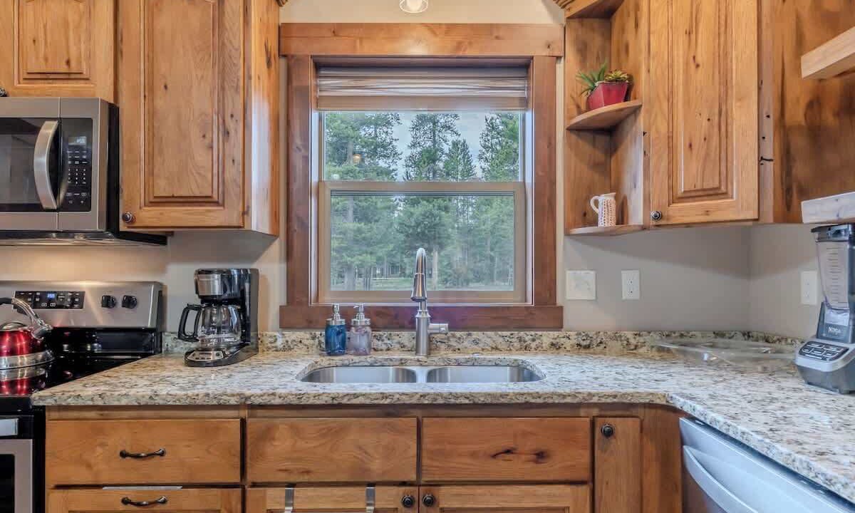Photo of Kitchen in West Yellowstone