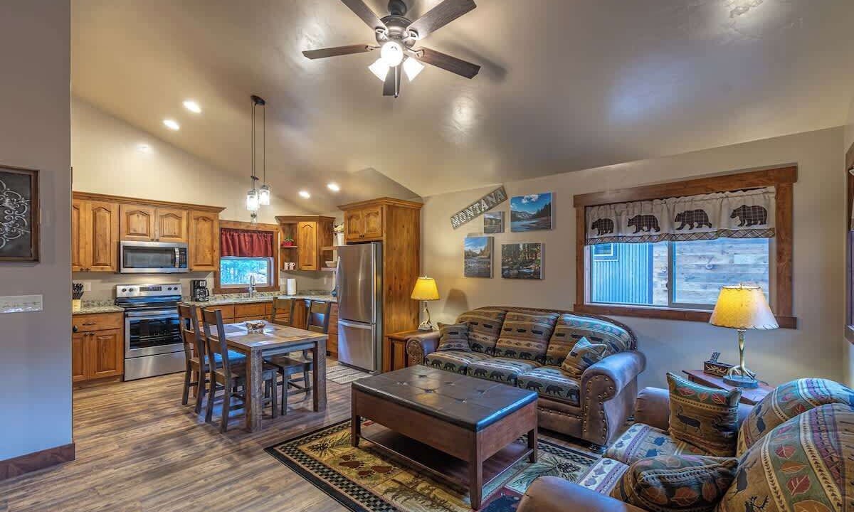 Photo of Livingroom in West Yellowstone