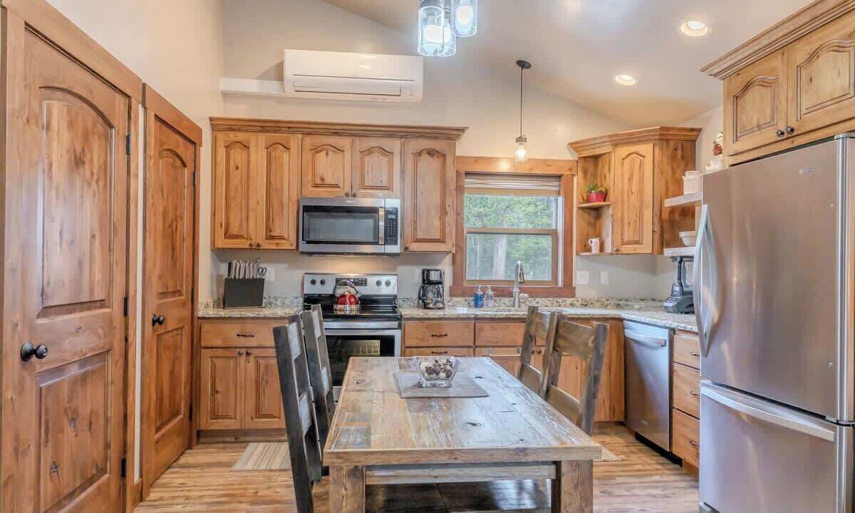 Photo of Kitchen in West Yellowstone