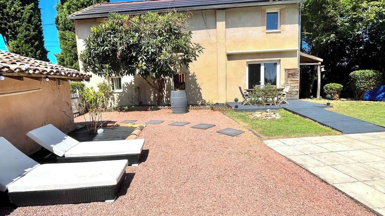 Photo of Patio Balcony in Lisle-sur-Tarn