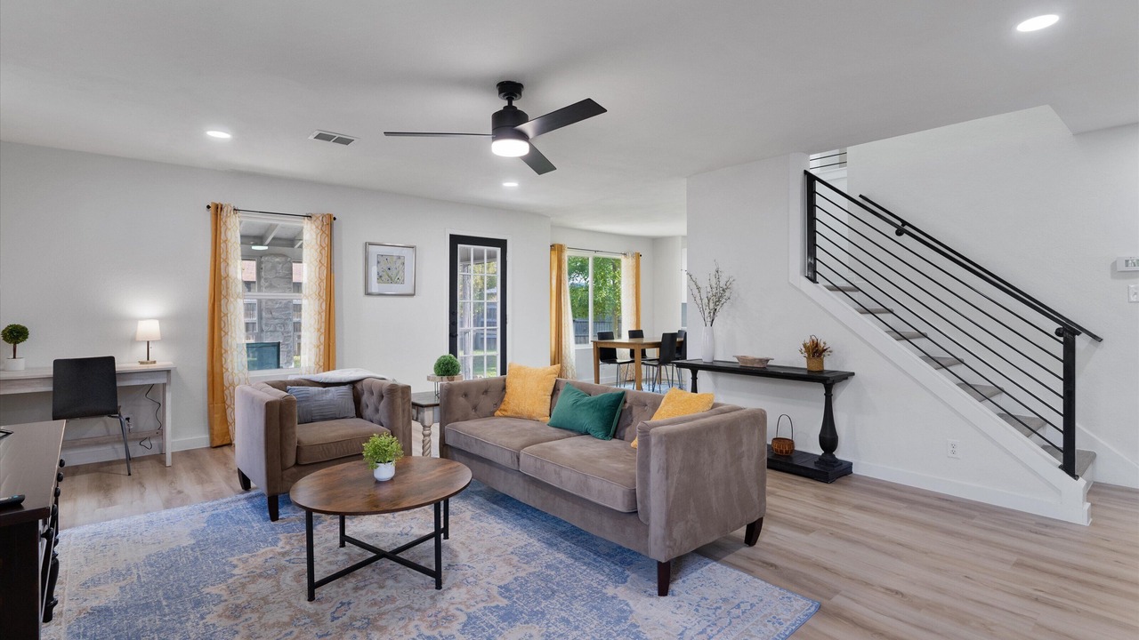 Photo of Livingroom in McNeil