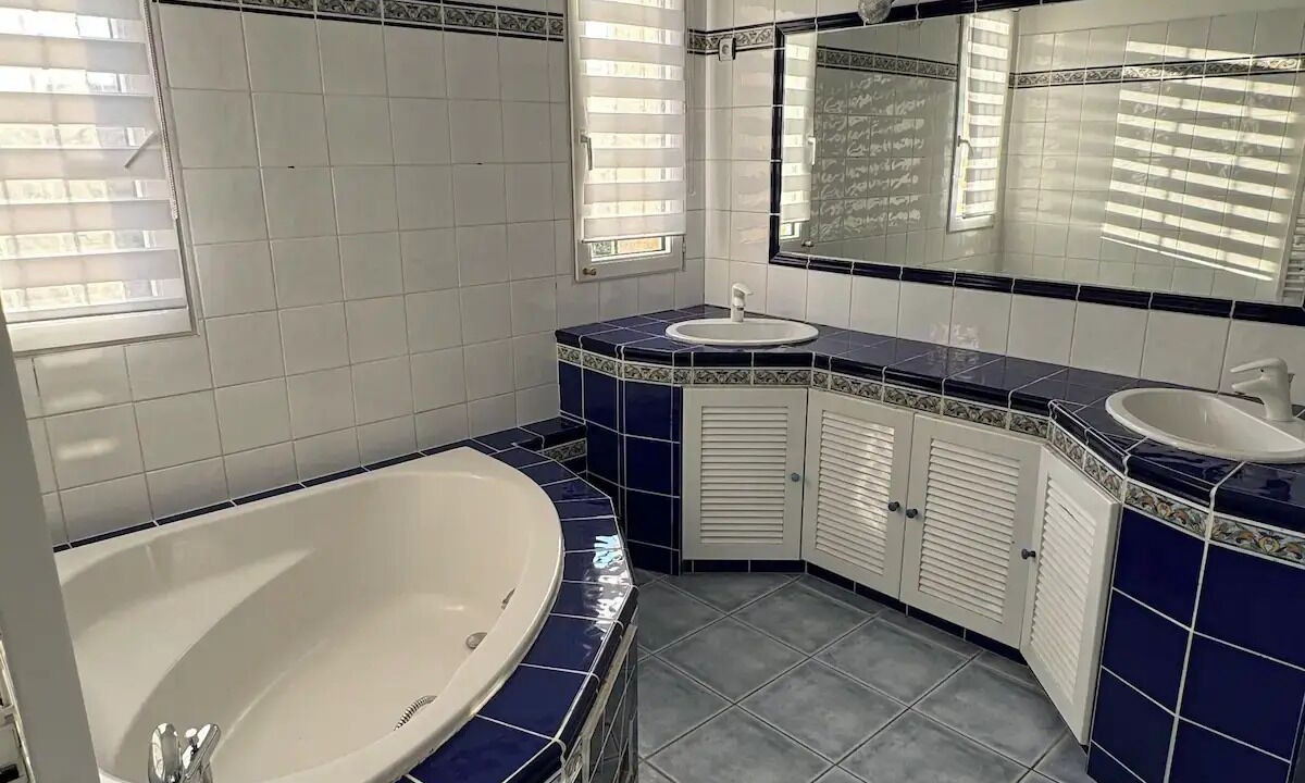 Photo of Bathroom in Valergues