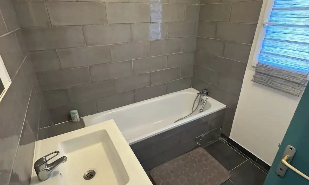 Photo of Bathroom in Valergues