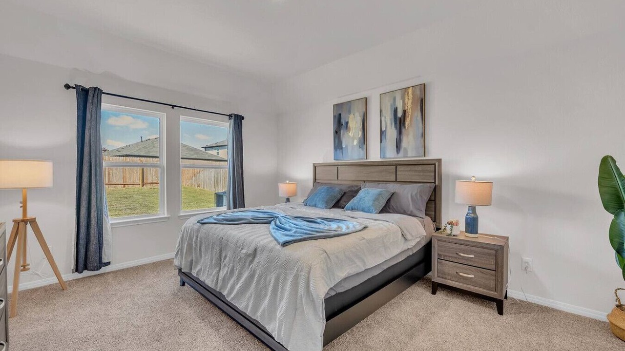 Photo of Bedroom in Manor