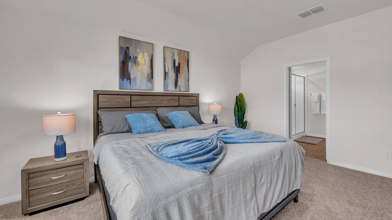 Photo of Bedroom in Manor