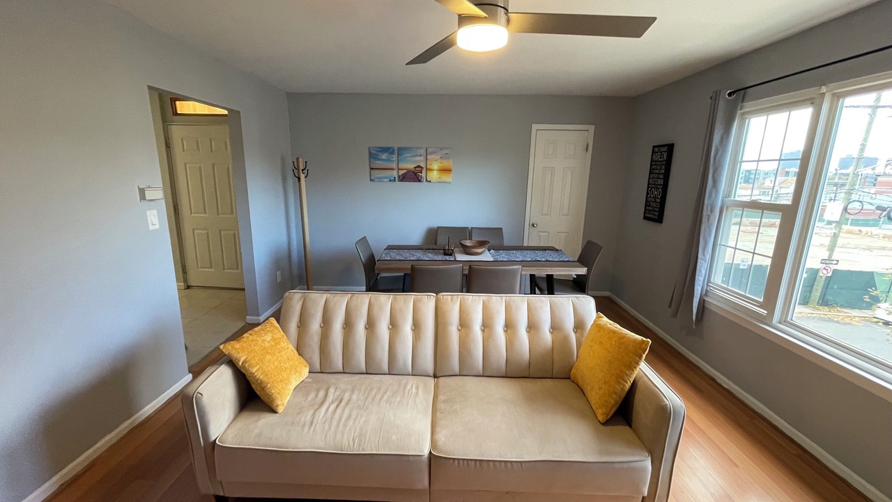 Photo of Livingroom in Harrison