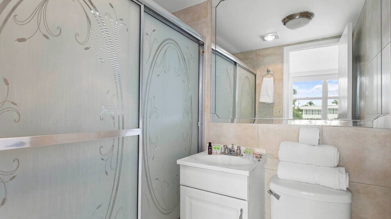 Photo of Bathroom in Bay Harbor Islands