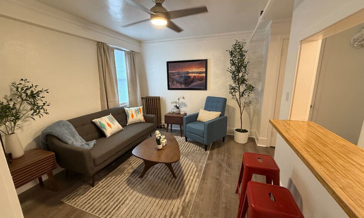 Photo of Livingroom in Downtown Klamath Falls