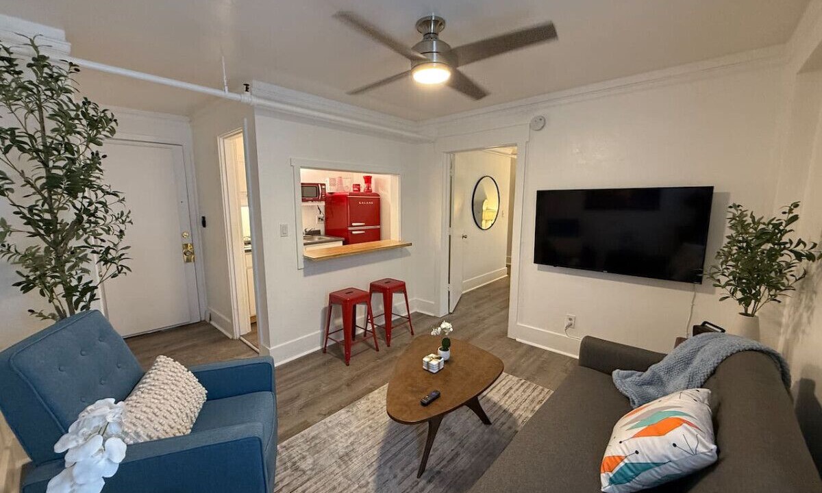 Photo of Livingroom in Downtown Klamath Falls