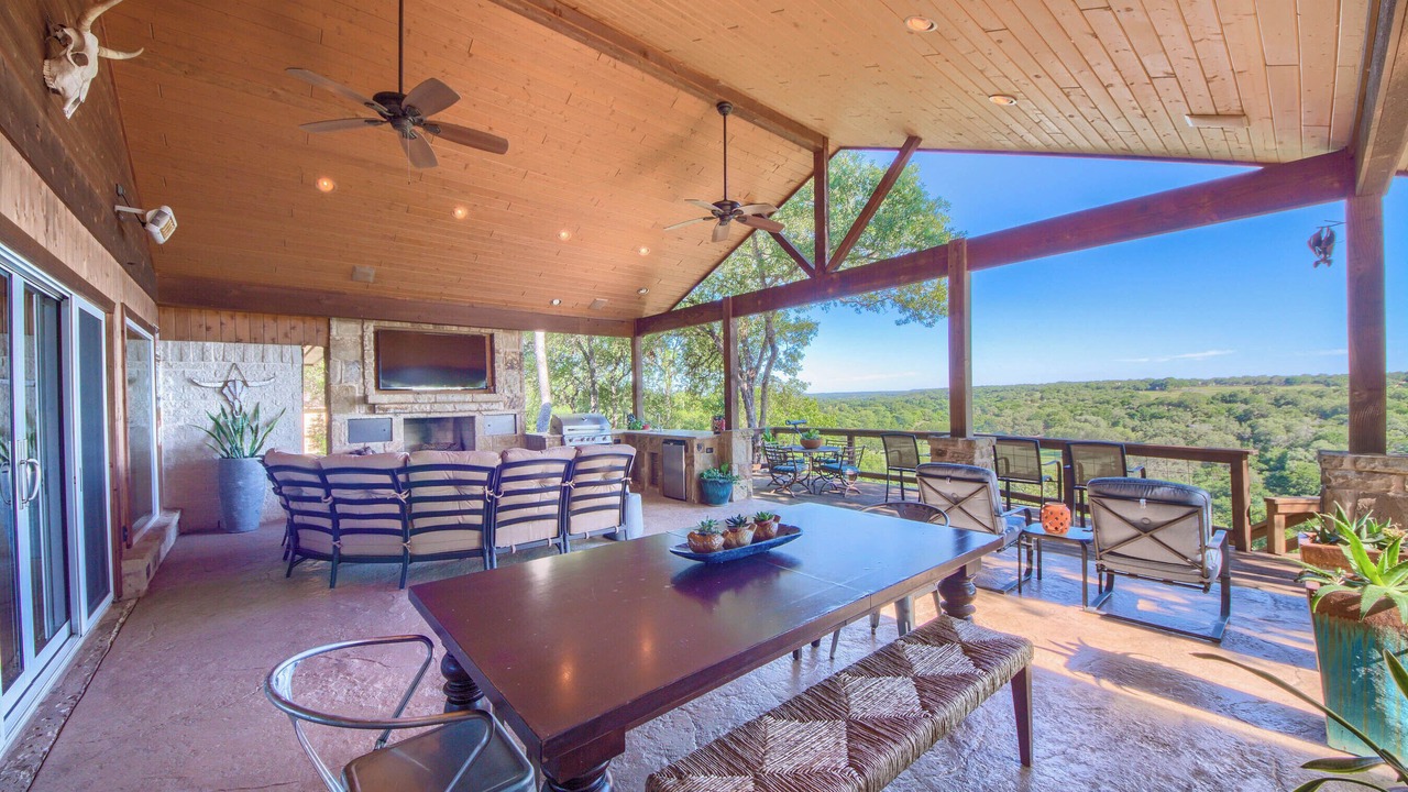 Photo of Livingroom in Spring Branch