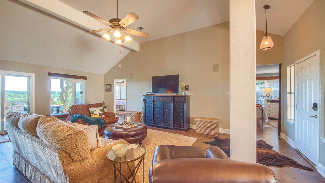 Photo of Livingroom in Spring Branch