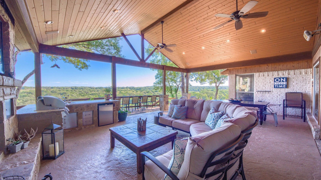 Photo of Livingroom in Spring Branch