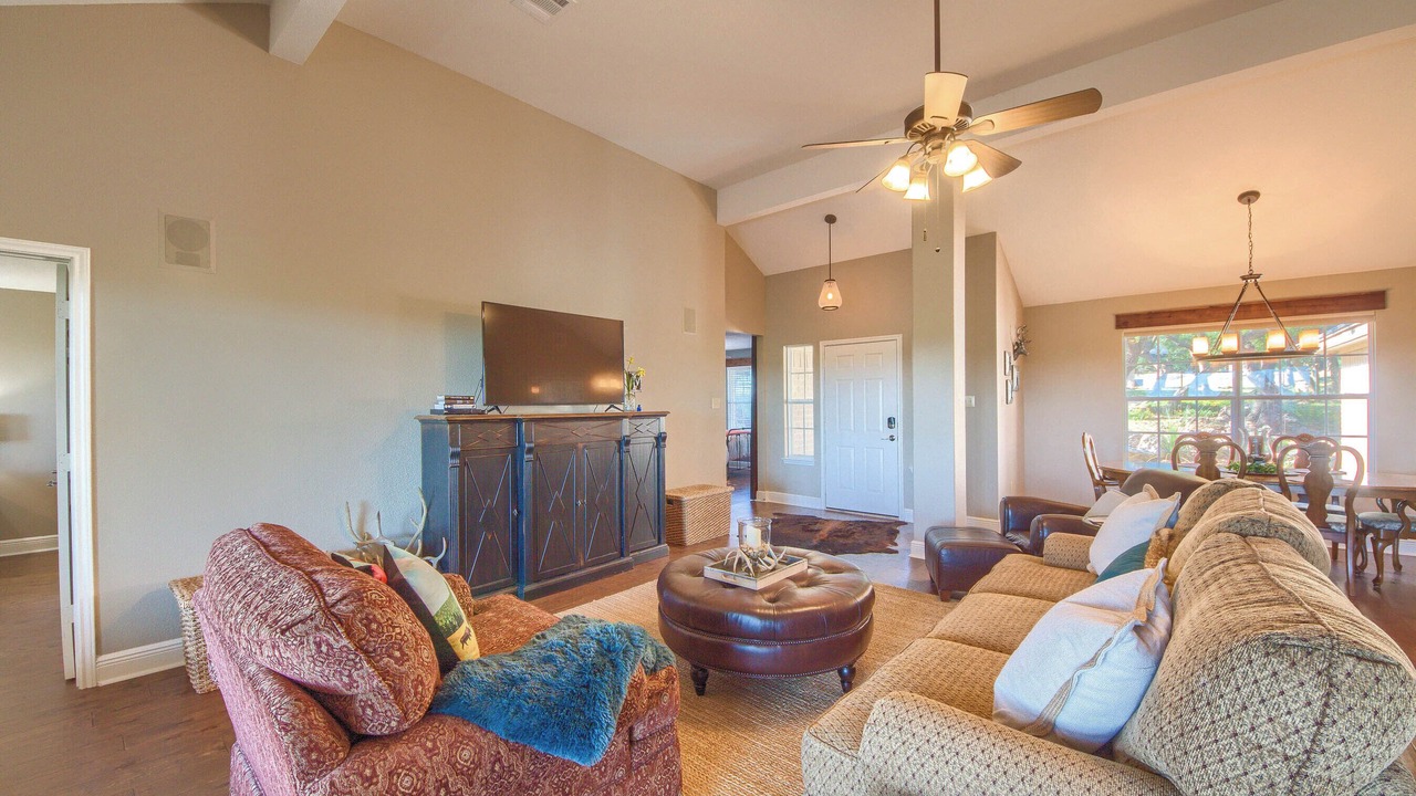 Photo of Livingroom in Spring Branch