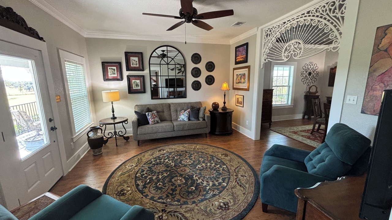 Photo of Livingroom in Red Rock