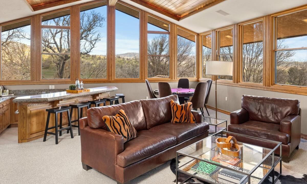 Photo of Livingroom in Stallion Springs