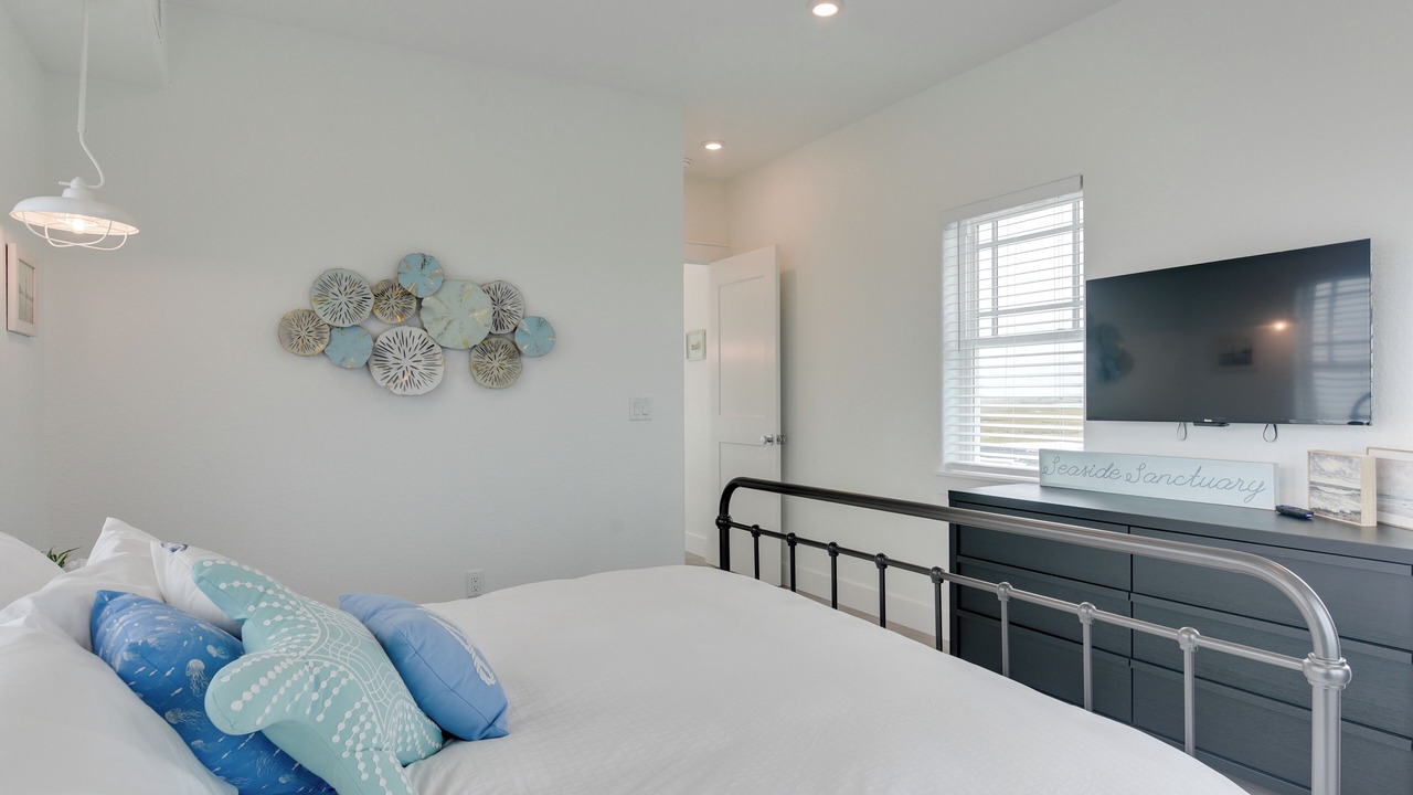 Photo of Bedroom in Surfside Beach