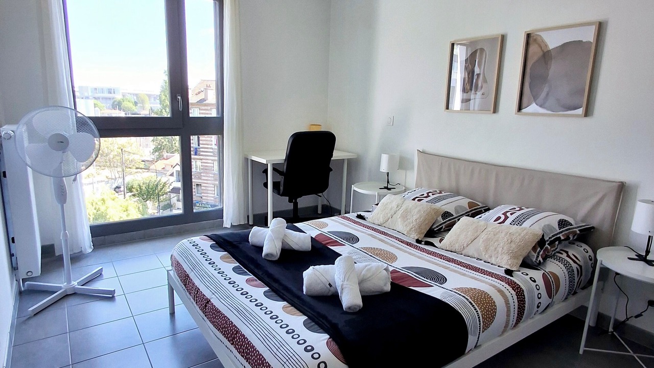 Photo of Bedroom in Saint-Denis