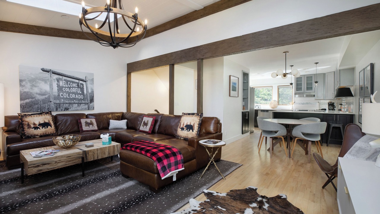 Photo of Livingroom in Intermountain