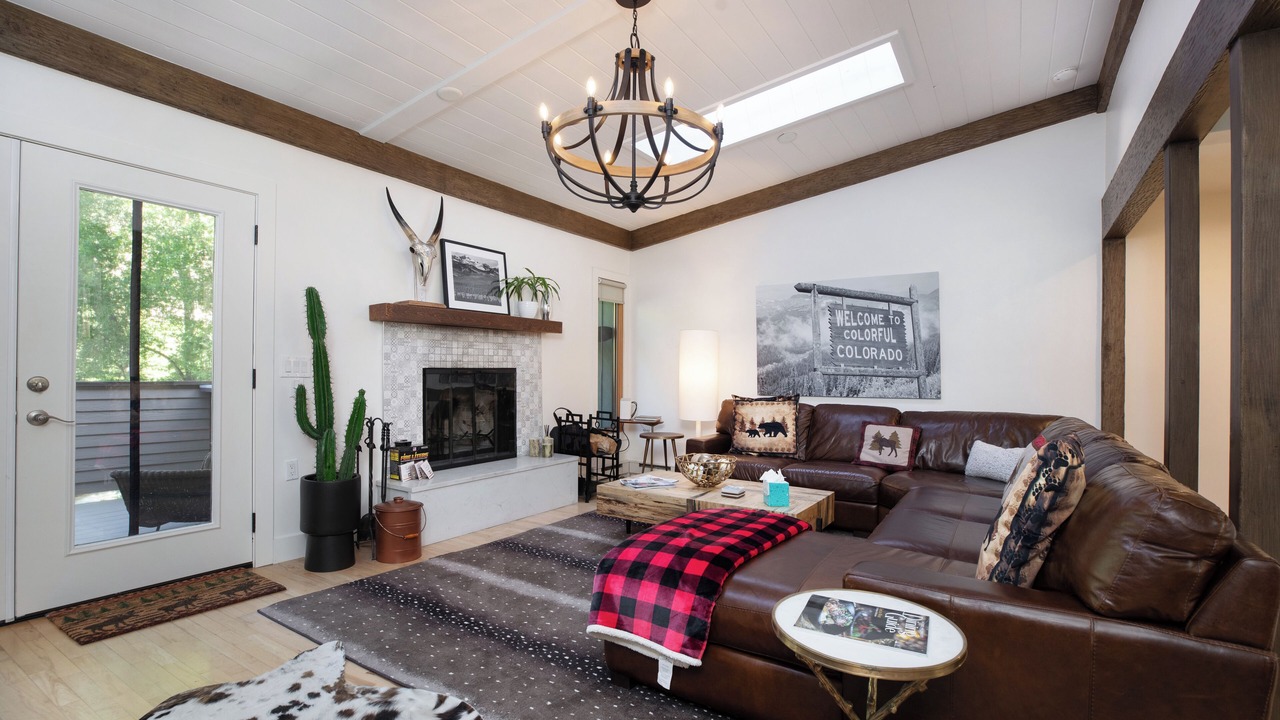 Photo of Livingroom in Intermountain