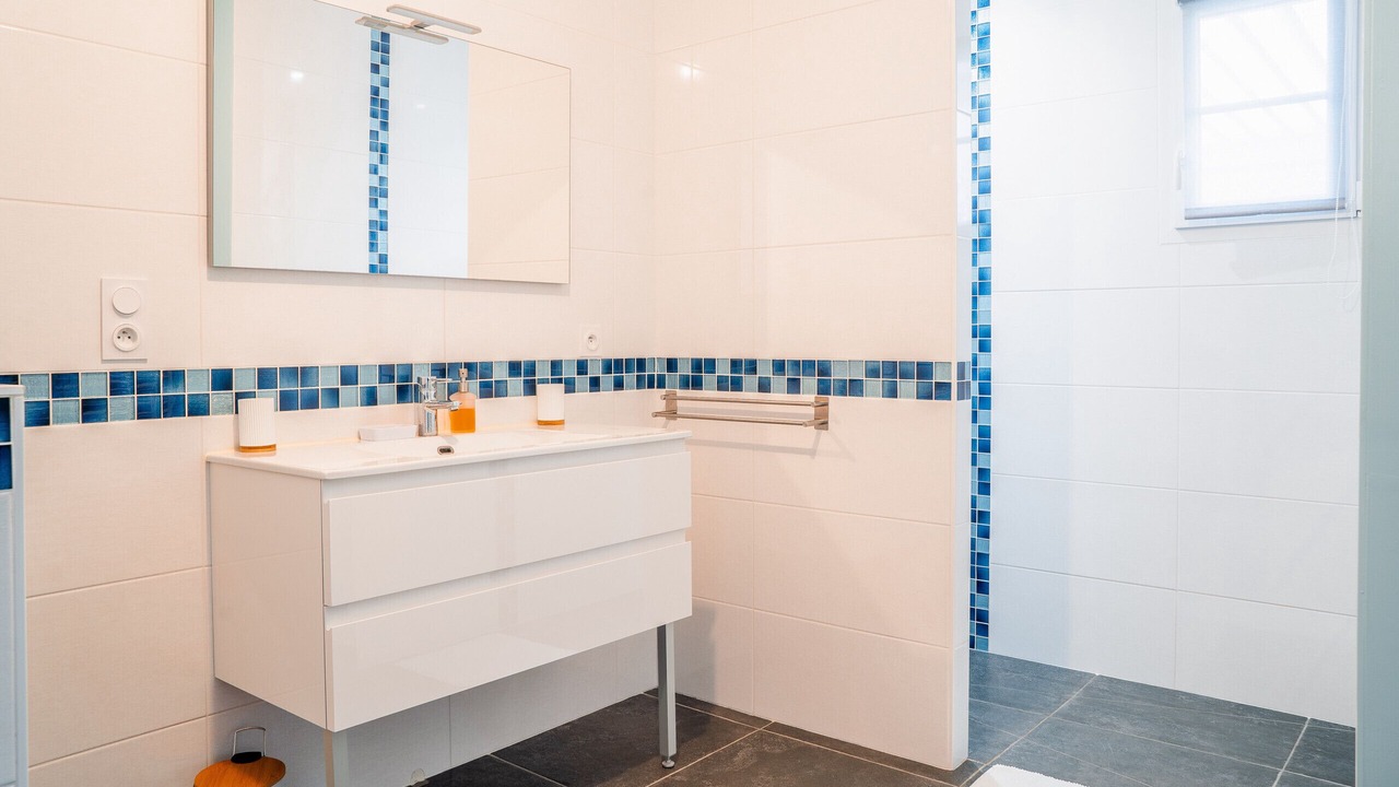 Photo of Bathroom in Saint-Vincent-sur-Jard