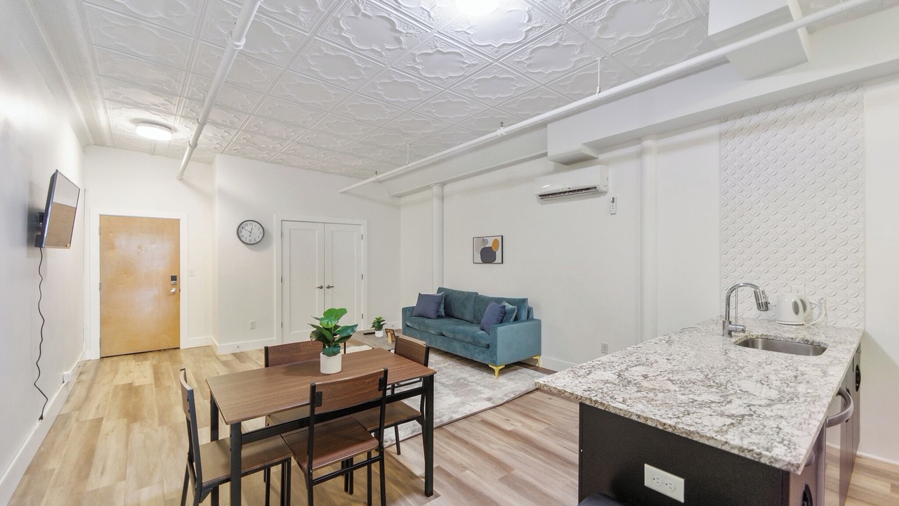 Photo of Others in Albany