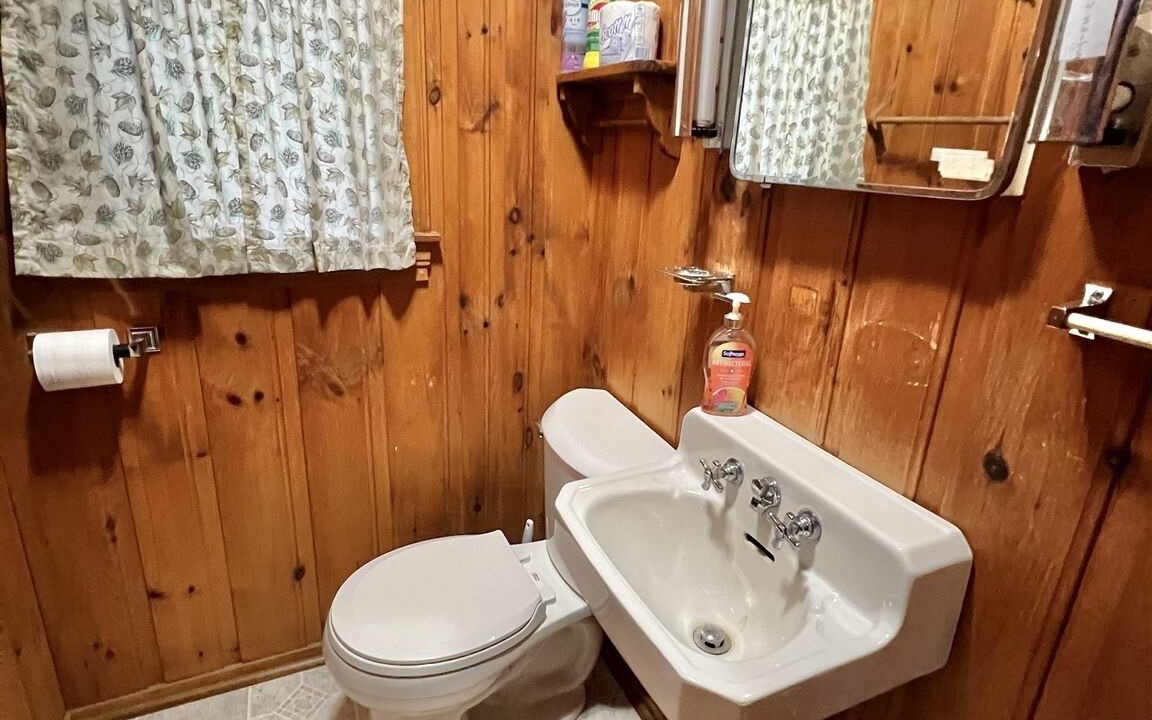 Photo of Bathroom in Sebago