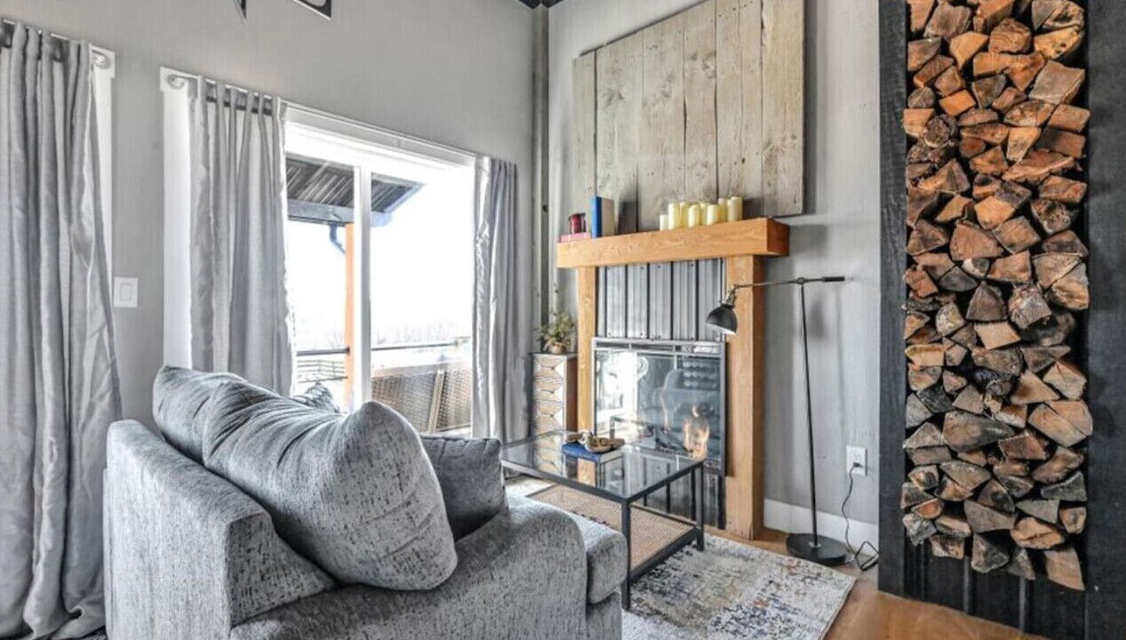 Photo of Livingroom in Pine Grove