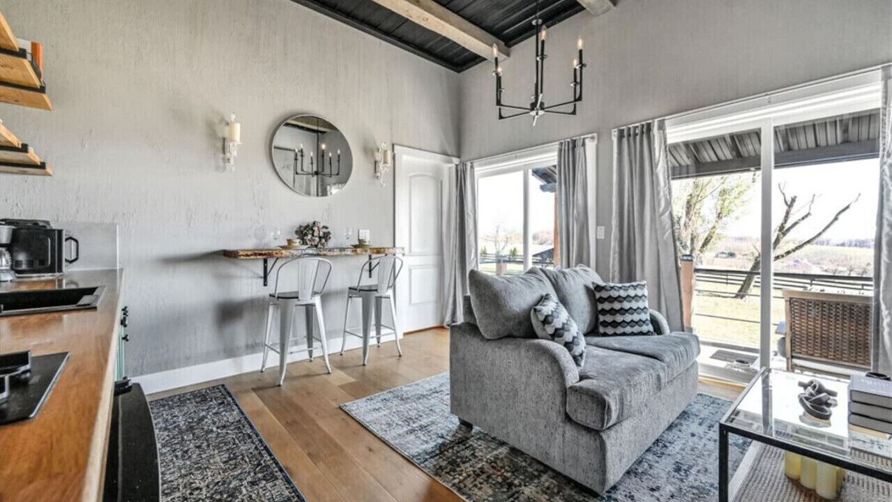 Photo of Livingroom in Pine Grove