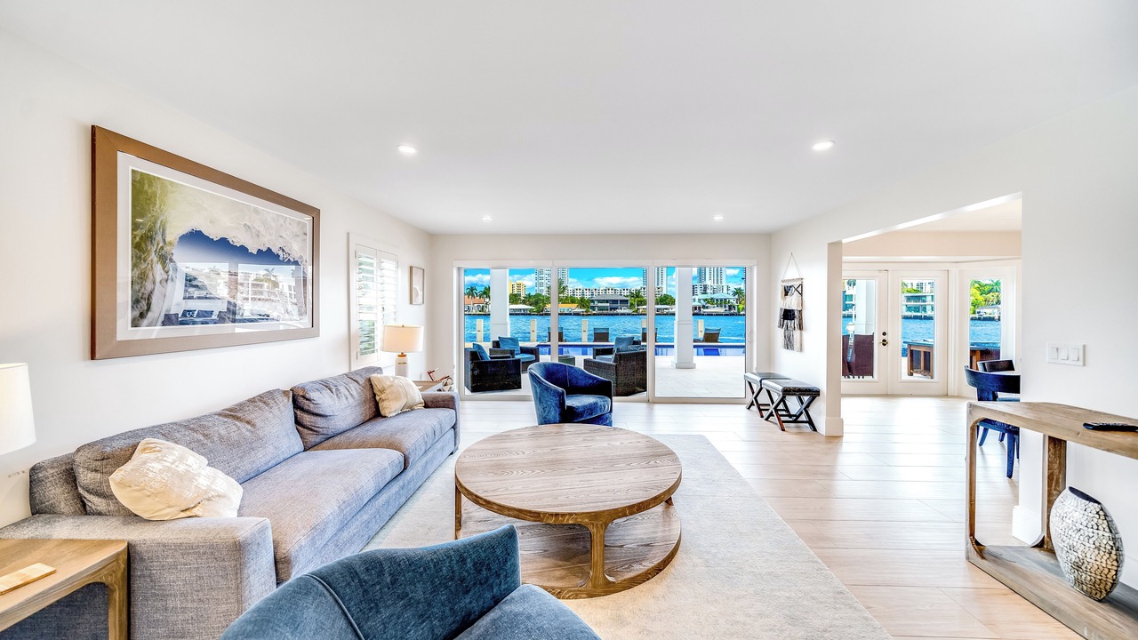 Photo of Livingroom in Pompano Isles