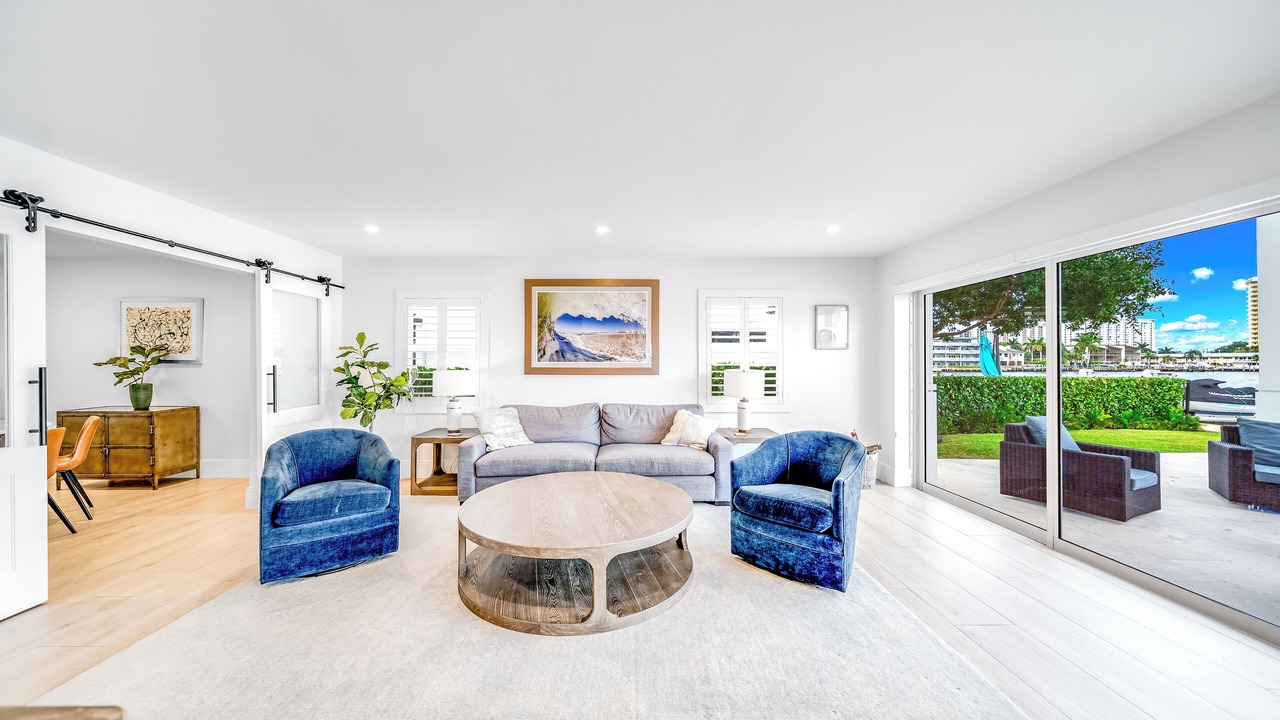 Photo of Livingroom in Pompano Isles