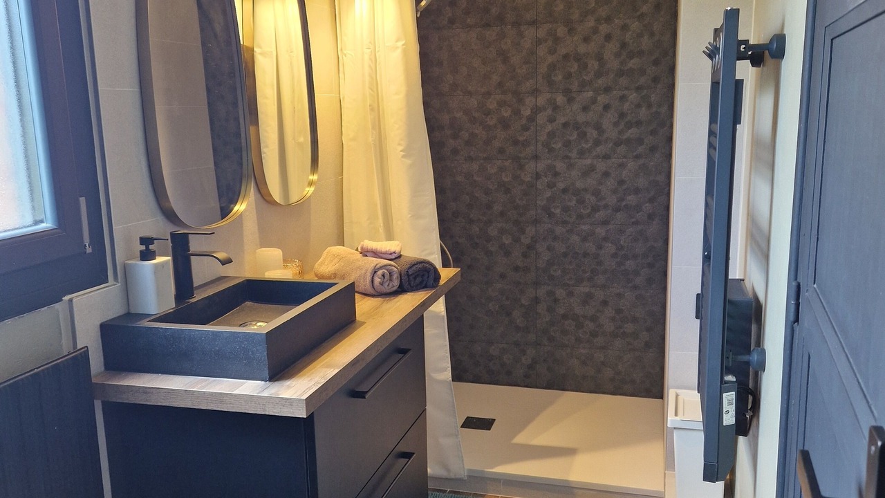 Photo of Bathroom in Oissel