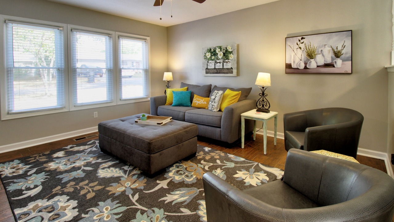 Photo of Livingroom in Broken Arrow