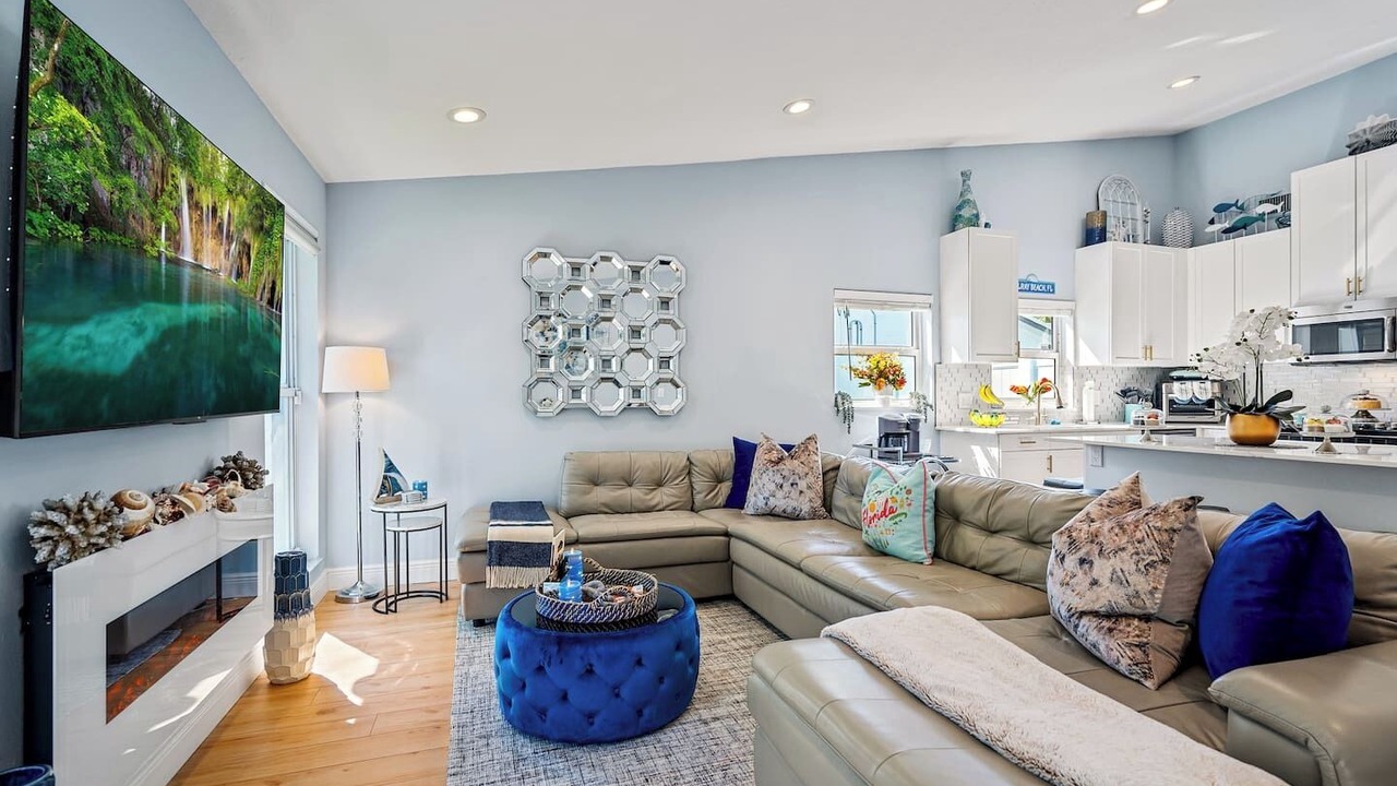 Photo of Livingroom in Tropic Palms