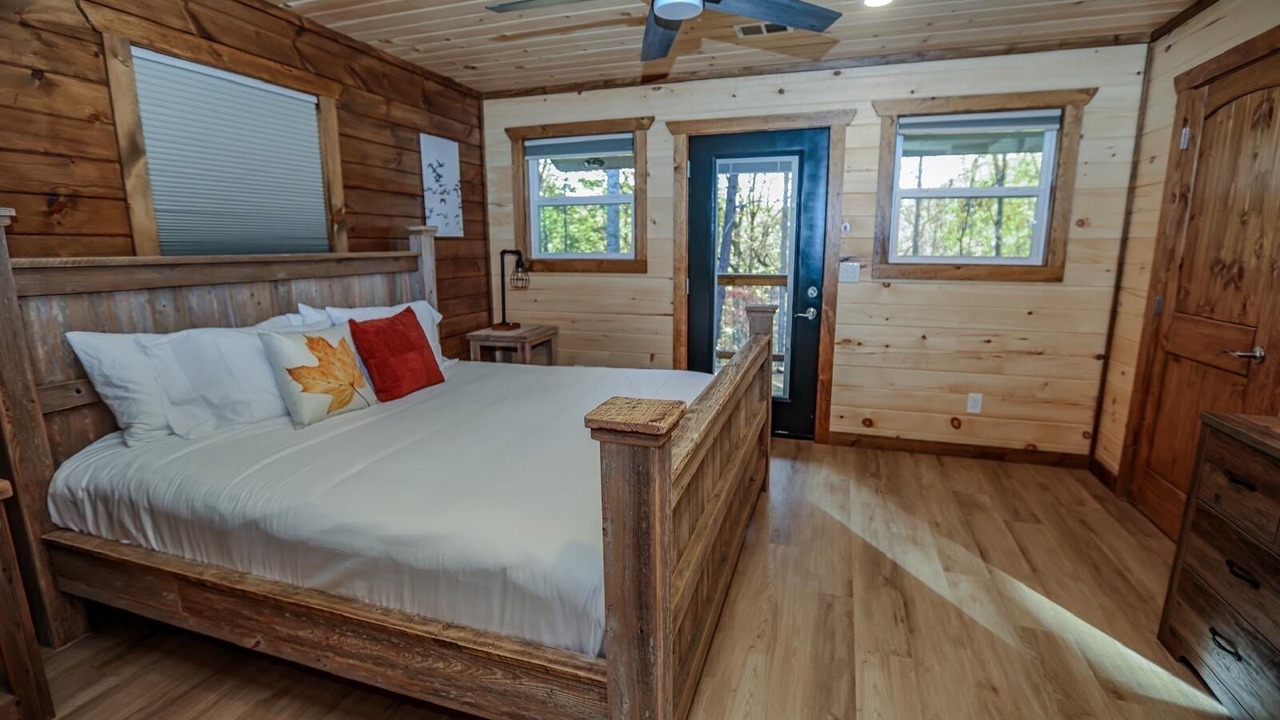 Photo of Bedroom in Pittman Center