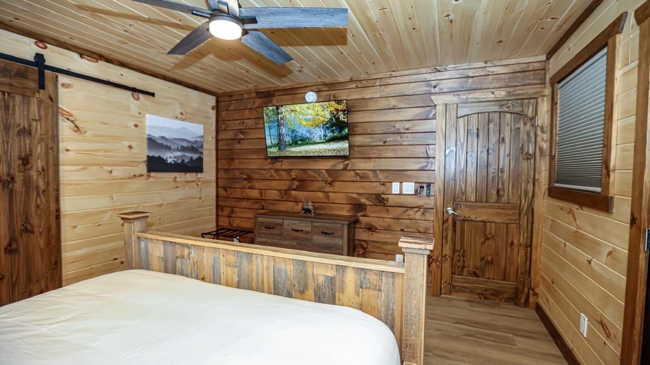 Photo of Bedroom in Pittman Center
