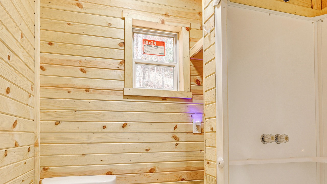 Photo of Bathroom in Edray