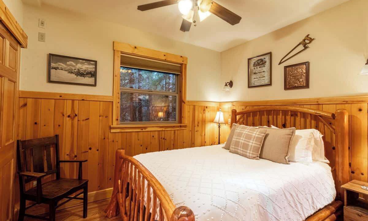 Photo of Bedroom in Paradise Estates