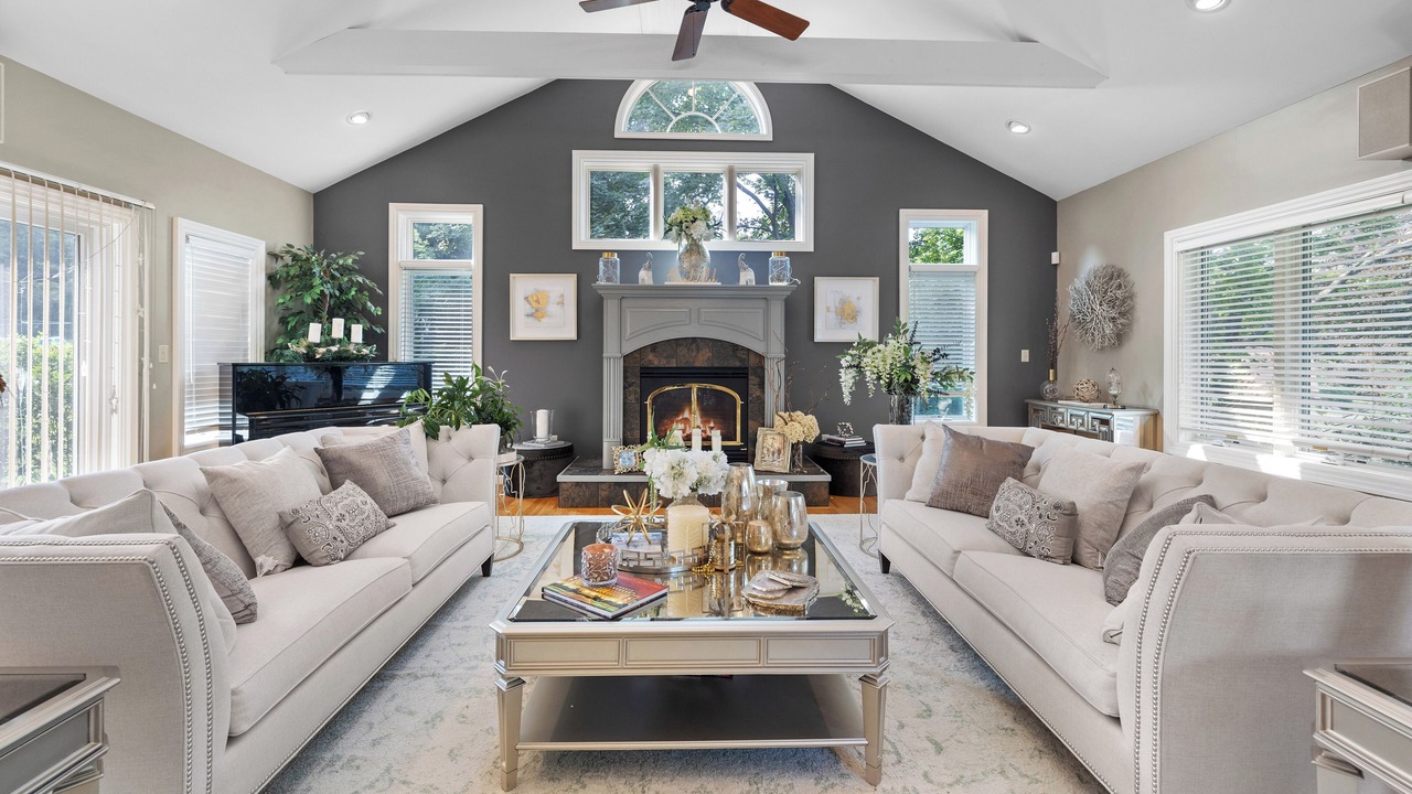 Photo of Livingroom in Cortland West