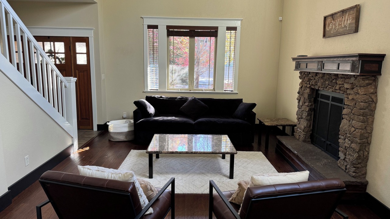 Photo of Livingroom in Ponderosa Trails