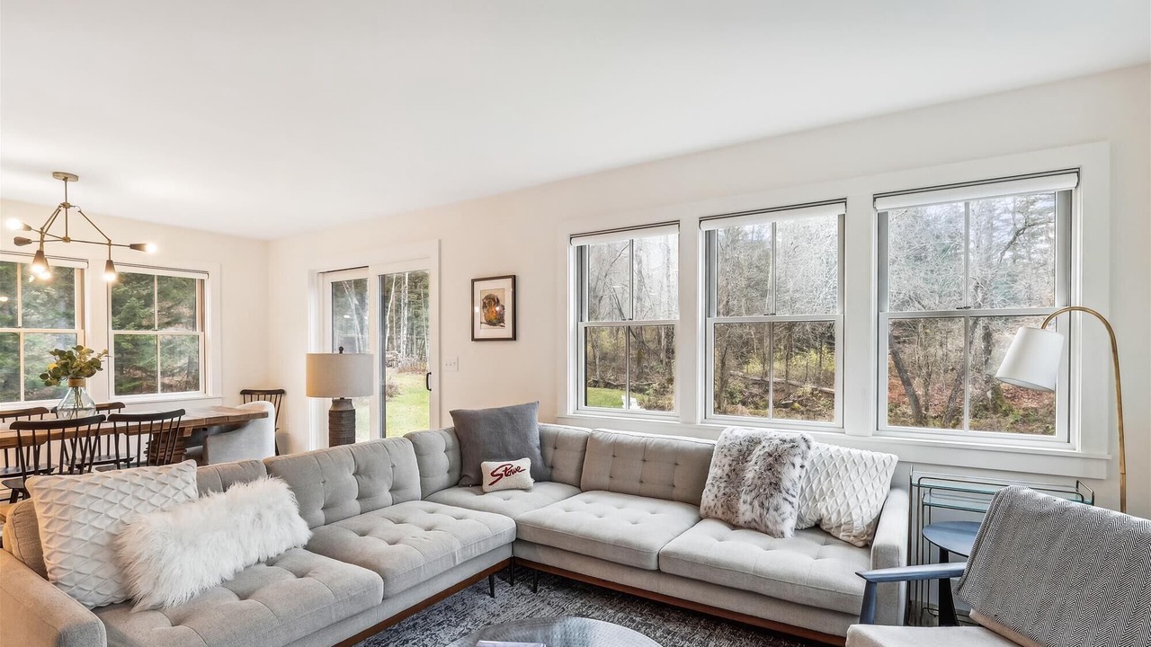 Photo of Livingroom in Stowe Hollow