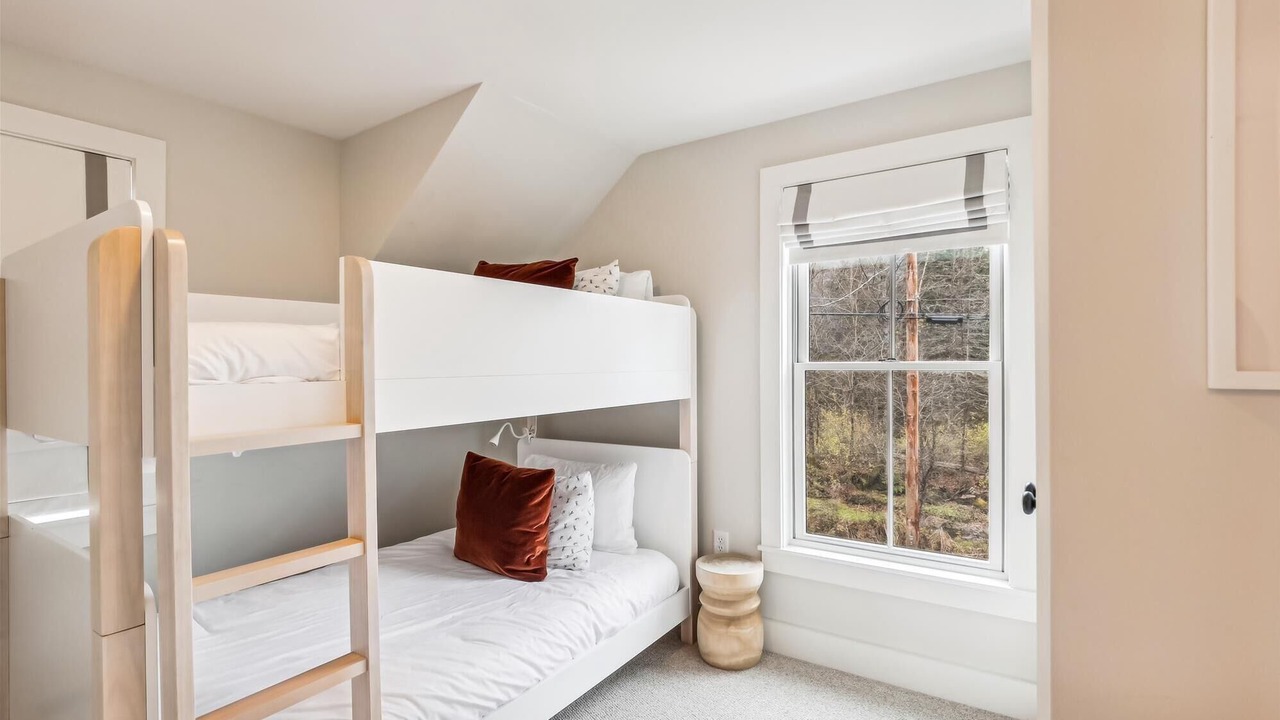 Photo of Bedroom in Stowe Hollow