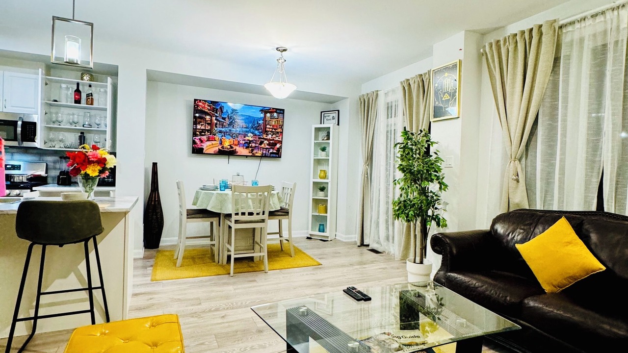 Photo of Livingroom in Ottawa Division