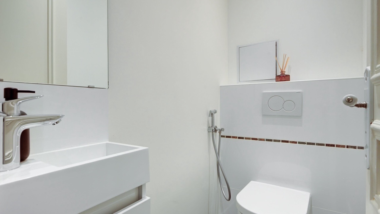 Photo of Bathroom in 8th Arrondissement