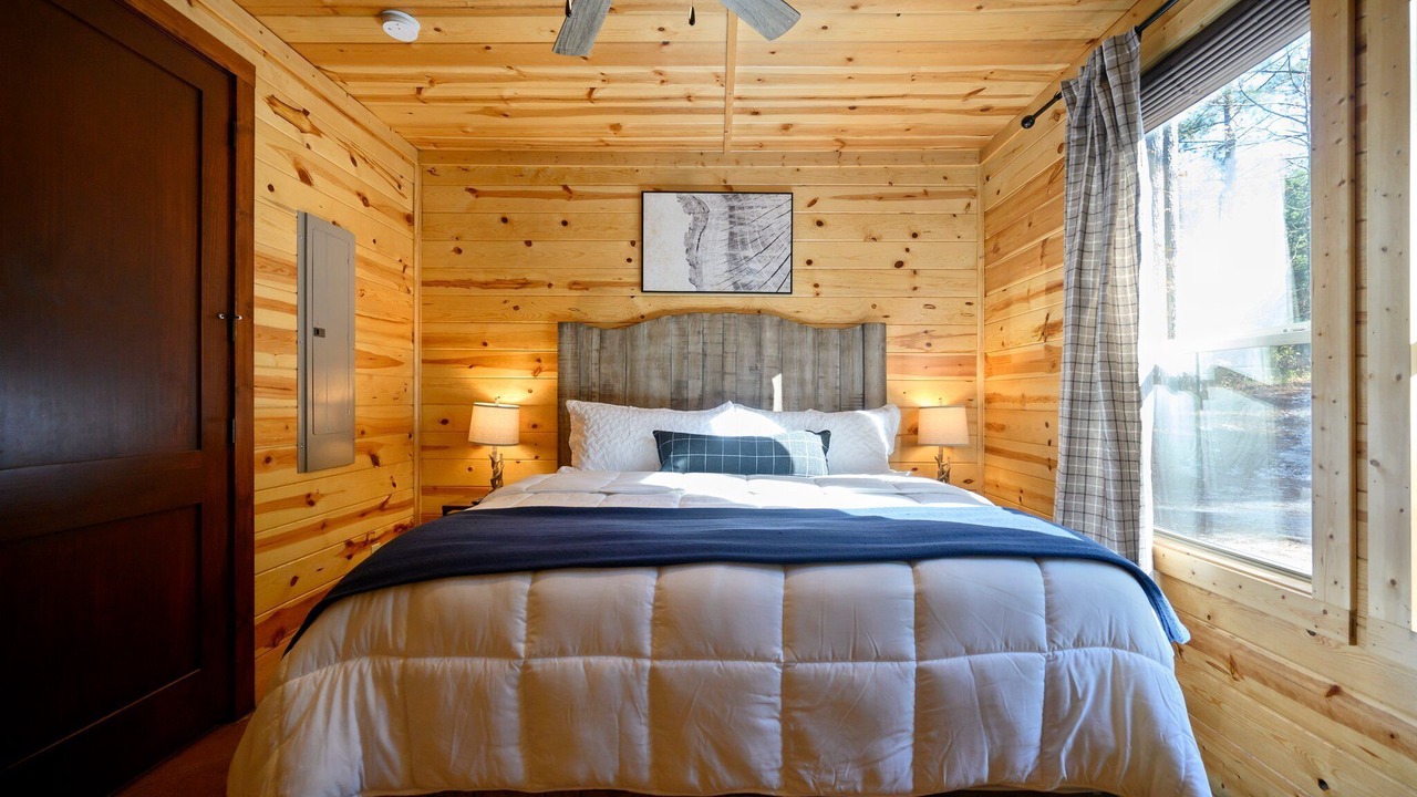 Photo of Bedroom in Broken Bow