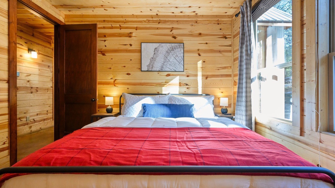 Photo of Bedroom in Broken Bow
